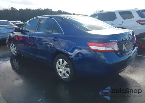 2011 Toyota Camry Le z USA, uszkodzony, nr VIN 4T1BF3EK1BU585617